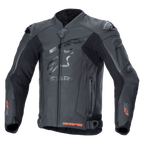 Alpinestars GP Plus R V4 Rideknit, skórzana kurtka motocyklowa, czarna, profesjonalna kurtka wyścigowa, logo gwiazdy w dopasowanym odcieniu na klatce piersiowej, czerwone akcenty Rideknit na mankietach i dolnej krawędzi, perforowane panele wentylacyjne, slidery ramion DFS, konstrukcja ze skóry premium ze zintegrowaną technologią RIDEKNIT