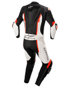 Jednoczęściowy kombinezon skórzany Alpinestars Missile V2, czarno-biało-czerwony fluo, widok z tyłu z aerodynamicznym garbem, oznaczeniem Tech-Air Ready i logo Alpinestars, skórzany wyścigowy kombinezon motocyklowy premium