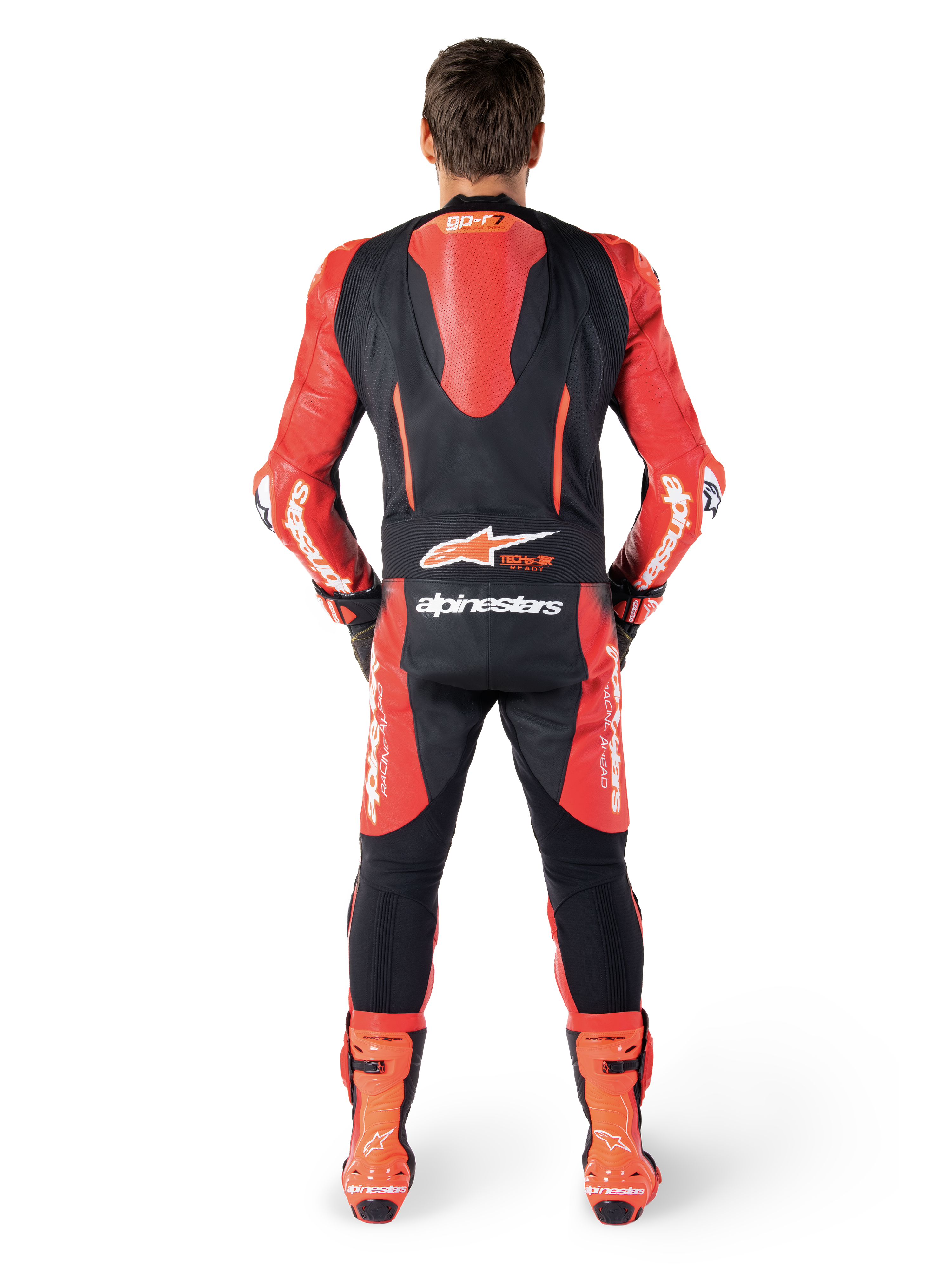 Alpinestars GP-R7 1 Sztuka, skórzany kombinezon wyścigowy, czarny i czerwony, widok z tyłu na garb aerodynamiczny i Tech-Air Ready.