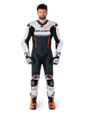 Alpinestars GP-R7, męski jednoczęściowy skórzany kombinezon wyścigowy, biały, czarny i czerwony fluo, skóra premium.