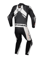 Skórzany kombinezon Alpinestars GP Plus V4 Sprint 1 Sztuka, męski model wyścigowy, czarny i biały, z garbem aerodynamicznym.
