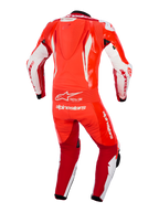 Kombinezon skórzany Alpinestars GP Tech V5 One Piece, czerwony fluo, jaskrawoczerwony i biały, widok z tyłu pokazujący garb aerodynamiczny, elastyczny panel akordeonowy w talii i wyraźne białe logo Alpinestars, profesjonalna odzież wyścigowa na tor motocyklowy