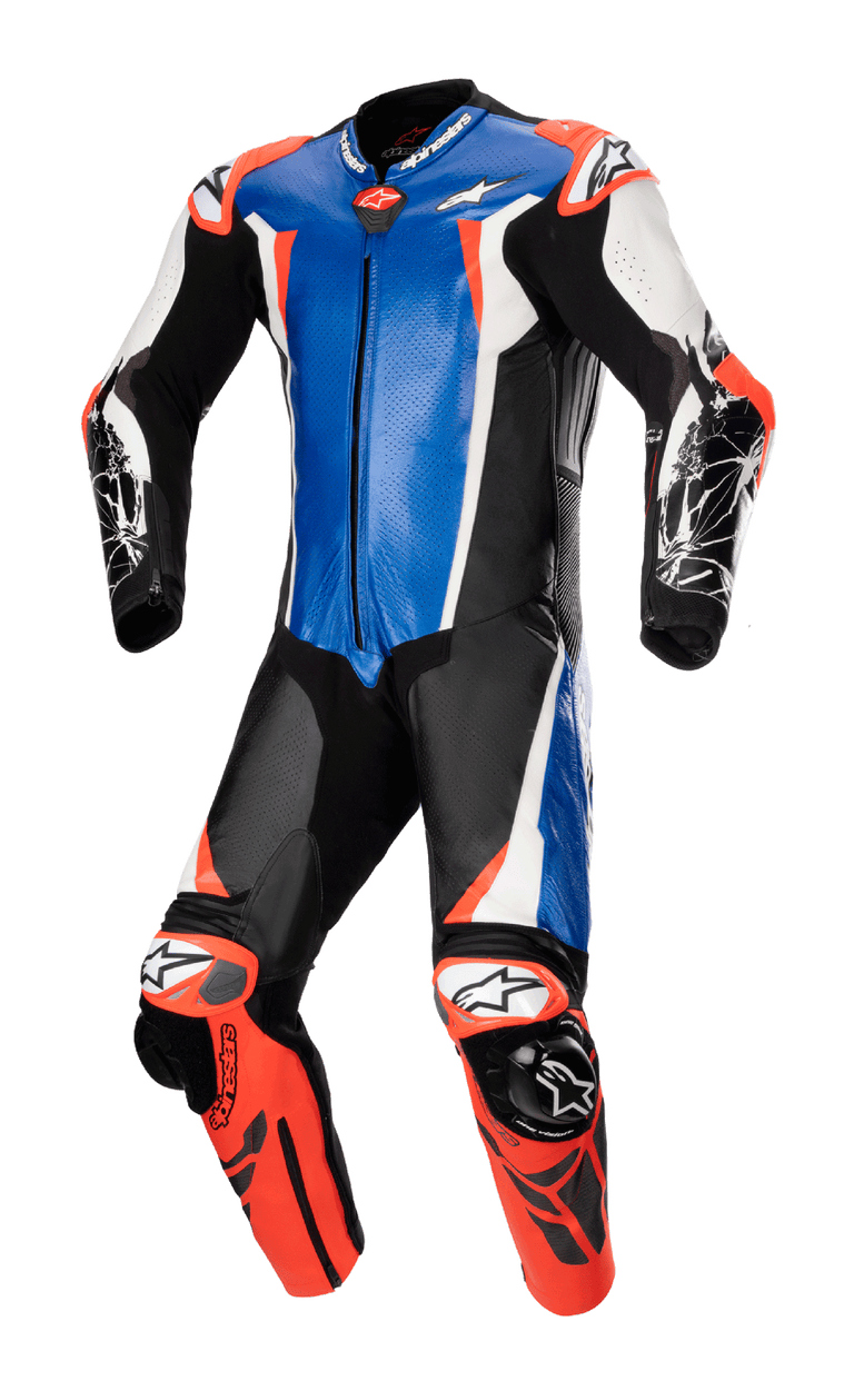 Alpinestars Racing Absolute V2 One Piece Leather Suit, metaliczny niebieski, czarny, biały i czerwony fluo, profesjonalny motocyklowy kombinezon wyścigowy o konstrukcji ze skóry kangura, zewnętrzne ślizgacze GP DFS na ramionach i kolanach oraz perforowane panele zapewniające wydajność na torze.