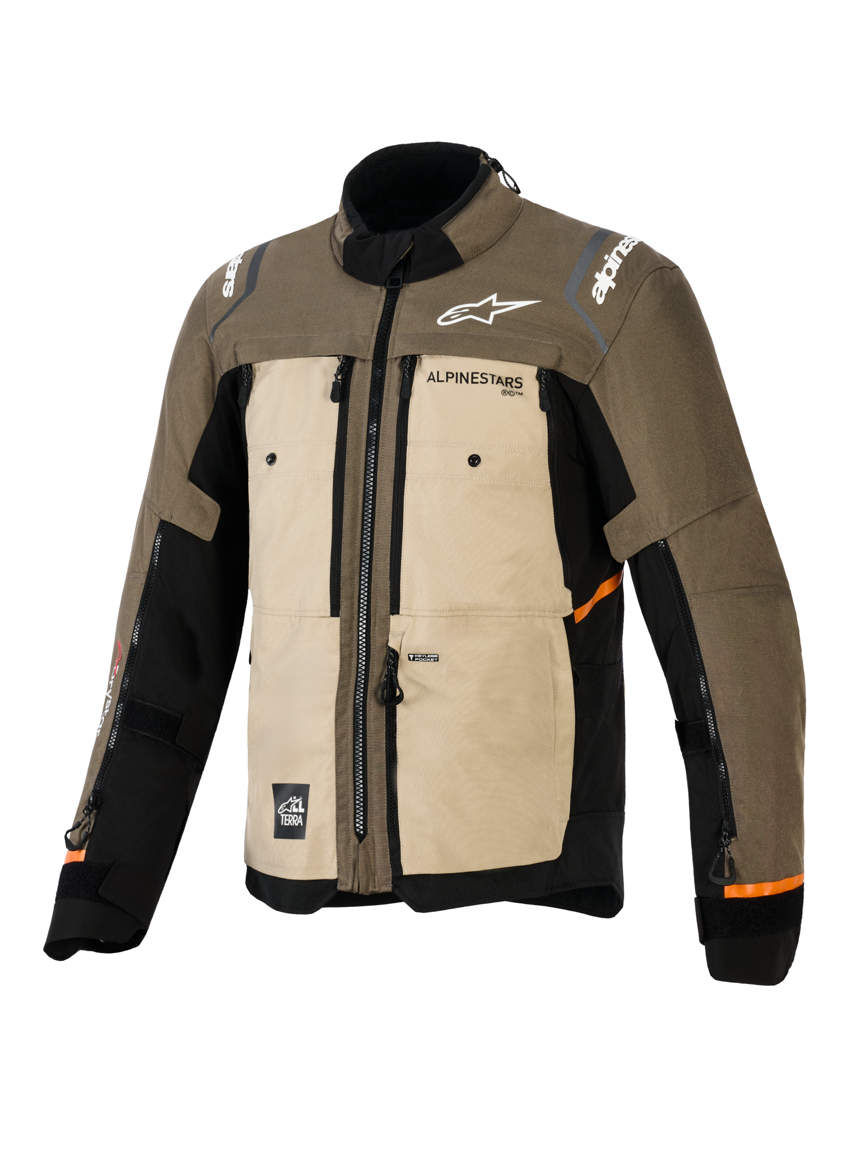 Kurtka Alpinestars Cusco Drystar®, Walnut Aluminum Black, motocyklowa kurtka turystyczna adventure, widok z przodu pod kątem trzech czwartych, tekstylna konstrukcja z beżowymi i brązowymi panelami, otwory wentylacyjne na zamki, białe logo Alpinestars oraz pomarańczowe akcenty na rękawach