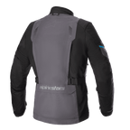 Kurtka Alpinestars Monteira Drystar® XF, motocyklowa kurtka turystyczna adventure, szaro-czarna z akcentami Methyl Blue, widok z tyłu prezentujący duży szary panel, regulowane paski w talii oraz logo Alpinestars na dolnej części pleców.