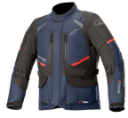 Alpinestars Andes V3 Drystar Jacket, motocyklowa kurtka turystyczna, ciemnoniebieska i czarna z czerwonymi akcentami, widok z przodu z zamkami wentylacyjnymi na klatce piersiowej, regulowanymi paskami w talii i wysokim kołnierzem, wodoodporna konstrukcja tekstylna do jazdy typu adventure