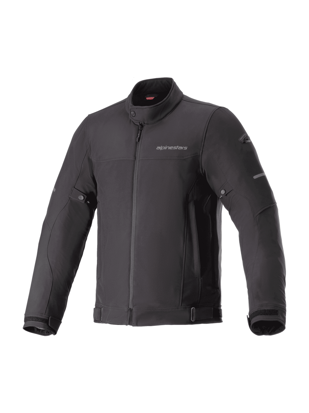 Alpinestars Husker Waterproof Jacket, czarna miejska kurtka motocyklowa, tkanina softshell o wysokiej gęstości, wysoki kołnierz z zatrzaskiem, pełny zamek z przodu, regulacja w pasie i mankietach, subtelne logo na piersi i odblaskowe akcenty na rękawach.