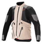 Kurtka Alpinestars AMT-10R Drystar XF w konfiguracji na upały, motocyklowa kurtka Adventure, kolor szary i jasnobrązowy z czarnymi panelami z siatki, modułowa konstrukcja zapewniająca maksymalny przepływ powietrza, liczne kieszenie i pomarańczowe logo Alpinestars na klatce piersiowej