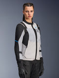 Alpinestars Stella ST-2 Air Jacket, damska kurtka motocyklowa, lodowoszara i czarna, duże siatkowe panele wentylacyjne i laserowe perforacje, logo „Alpinestars Exploration Equipment” na klatce piersiowej, techniczna odzież motocyklowa na lato
