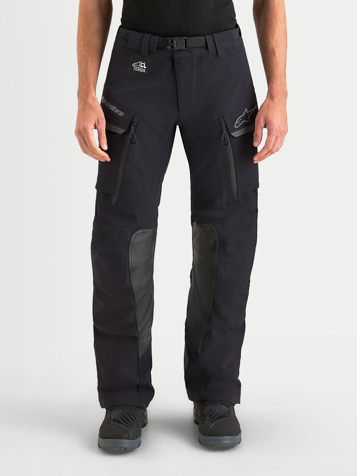 Alpinestars Maxdura Drystar XF Laminated Spodnie motocyklowe adventure męskie, czarne i ciemnoszare, z wodoodporną konstrukcją 3-warstwową, zamkami wentylacyjnymi na udach i skórzanymi panelami na kolanach