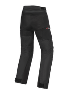 Alpinestars Andes V4 Drystar® Pants - Long, czarne motocyklowe spodnie adventure-touring, widok z tyłu, wytrzymała tekstylna konstrukcja, regulowane paski przy kostkach, subtelne czerwone logo Drystar