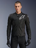 Kurtka Alpinestars Viper Air V4, czarna tekstylna kurtka motocyklowa, białe logo z gwiazdą na klatce piersiowej i ramionach, duże panele z siatki mesh dla maksymalnego przepływu powietrza, wysoki kołnierz, zapięcie na zamek, sportowy wyścigowy design
