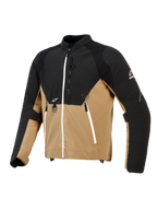 Kurtka Alpinestars Provoke, miejska kurtka motocyklowa, czarna i w kolorze camel, techniczna konstrukcja tekstylna z panelami ripstop, białe akcenty na zamkach, przedni metalowy D-ring, logo Alpinestars, nowoczesny design inspirowany odzieżą outdoorową