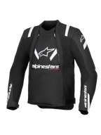 Alpinestars T-Stunt Air Jacket, czarno-biała, widok z przodu motocyklowej kurtki o sportowym kroju, duże białe logo i napis Alpinestars na klatce piersiowej, białe akcenty na ramionach, panele z siatki dla modułowej wentylacji