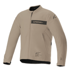Alpinestars Aeron Jacket, miejska kurtka motocyklowa, beżowa i czarna, minimalistyczna konstrukcja tekstylna z pasem z logo na klatce piersiowej, zamkiem z przodu i regulowanymi mankietami