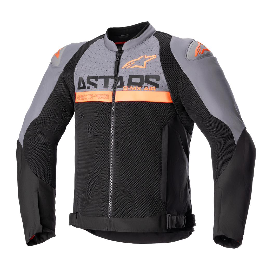Kurtka Alpinestars SMX Air, sportowa kurtka motocyklowa, ciemnoszara i czarna z jaskrawopomarańczowymi akcentami, perforowane panele z siatki technicznej, wyraźne logo ASTARS na klatce piersiowej, długie rękawy, zamek błyskawiczny z przodu, regulowane paski w talii, techniczna wentylowana odzież motocyklowa