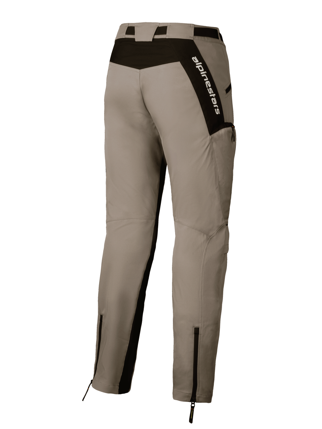 Alpinestars Acteon, męskie miejskie spodnie motocyklowe, piaskowe i czarne, certyfikat CE klasy A, polibawełna twill, widok z tyłu z logo marki i zamkami na dole nogawek.