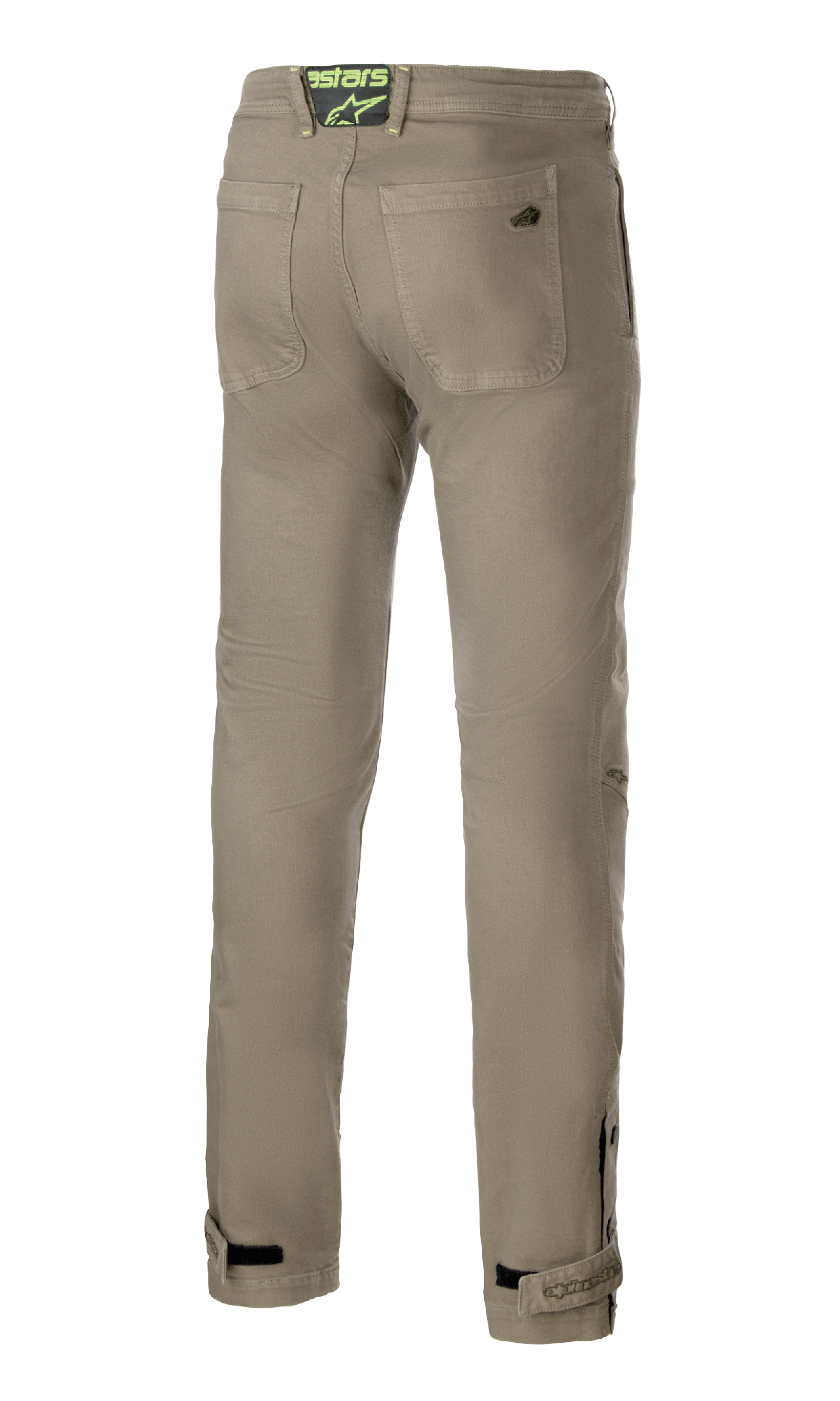 Alpinestars Stratos Regular Fit Tech Riding Pants, Military Green, widok z tyłu z dwiema tylnymi kieszeniami i neonowo-zieloną naszywką z logo na pasie, zwężane nogawki z regulowanymi paskami na kostkach, motocyklowe spodnie w codziennym stylu ulicznym