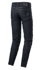 Alpinestars Sektor Regular Fit Denim, techniczne spodnie motocyklowe, Rinse Blue, widok z tyłu przedstawiający tylne kieszenie z haftowanym logo gwiazdy, skórzaną naszywką w pasie i potrójnymi szwami, miejska odzież motocyklowa