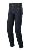 Alpinestars Sektor Regular Fit Denim, ciemnoniebieskie spodnie motocyklowe, zwężana nogawka z kontrastowymi szwami, fason z pięcioma kieszeniami, szlufki na pasek i zapięcie na guzik, elastyczny denim, miejski styl jazdy