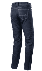 Alpinestars Sektor Regular Fit Denim Pants, miejskie spodnie motocyklowe, ciemnoniebieski denim, widok z tyłu przedstawiający tylne kieszenie z jasnymi kontrastowymi szwami, małe haftowane logo, regularny krój ze zwężanymi nogawkami