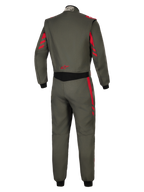 Alpinestars GP Race V3 Suit FIA, kombinezon samochodowy, Anthracite Red, widok z tyłu przedstawiający ciemnoszarą tkaninę z czerwonymi akcentami na ramionach i rękawach, czarny elastyczny panel w pasie, czerwone logo gwiazdy w dolnej części pleców, profesjonalna ochrona w sportach motorowych