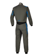 Alpinestars GP Race V3 Suit FIA, kombinezon wyścigowy, Anthracite Blue, widok z tyłu przedstawiający szarą konstrukcję tekstylną z niebieskimi paskami, czarny elastyczny panel w dolnej części pleców i małe niebieskie logo, profesjonalna odzież ochronna do sportów motorowych