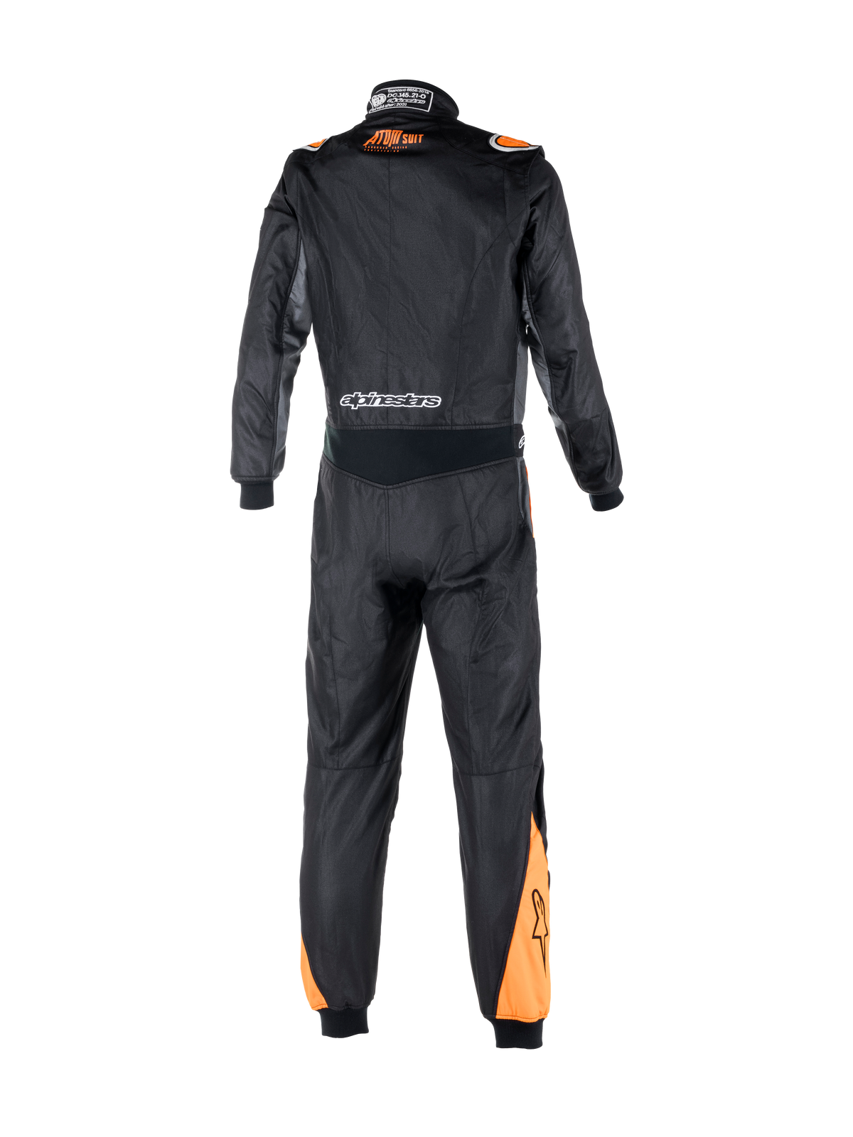 Alpinestars Atom Graphic Suit, jednoczęściowy samochodowy kombinezon wyścigowy z certyfikatem FIA, czarny i pomarańczowy fluo, widok z tyłu przedstawiający elastyczny panel w talii, logo marki oraz ognioodporną konstrukcję aramidową.