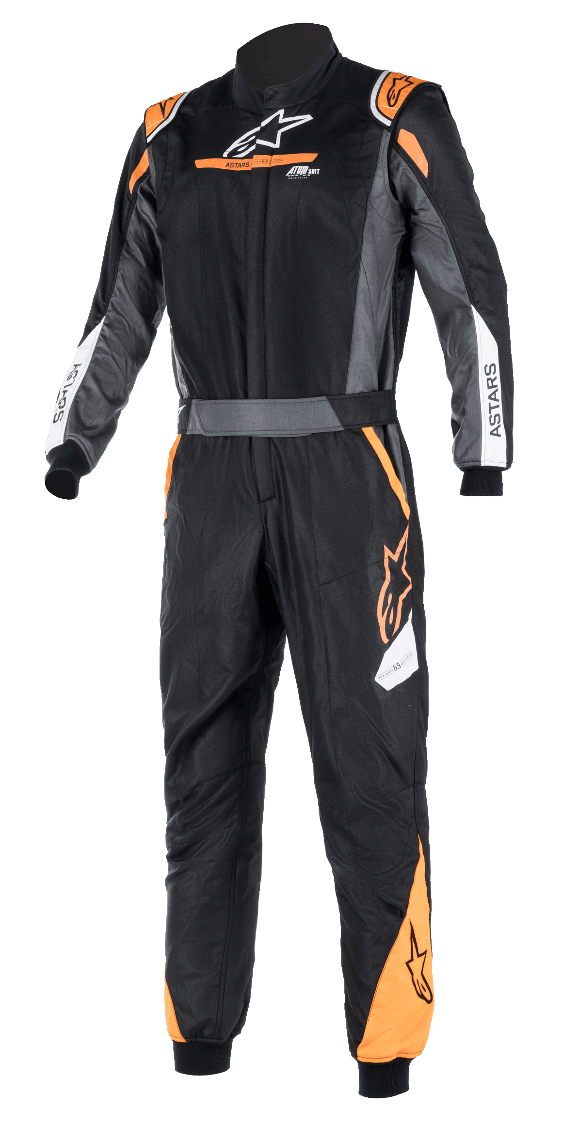 Alpinestars Atom FIA Graphic Suit, czarno-antracytowy z jaskrawopomarańczowymi akcentami fluo, jednoczęściowy kombinezon wyścigowy z certyfikatem FIA, wysoki kołnierz, logo ASTARS na rękawach, profesjonalna odzież do sportów motorowych i zawodów na torze