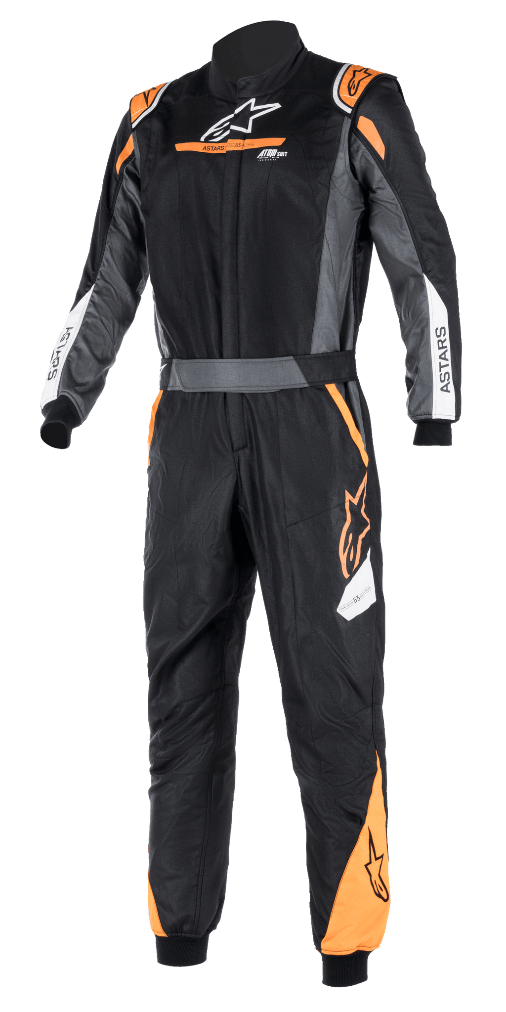 Alpinestars Atom FIA Graphic Suit, czarno-antracytowy z jaskrawopomarańczowymi akcentami fluo, jednoczęściowy kombinezon wyścigowy z certyfikatem FIA, wysoki kołnierz, logo ASTARS na rękawach, profesjonalna odzież do sportów motorowych i zawodów na torze