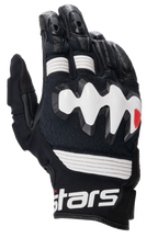 Alpinestars Halo Leather Gloves, skórzane rękawice motocyklowe adventure, czarno-białe, duży biały wtryskiwany ochraniacz kostek, perforowane panele skórzane zapewniające przepływu powietrza, krótki mankiet z wyraźnym białym logo