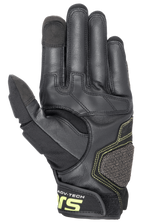 Alpinestars Halo Leather Gloves, motocyklowe rękawice adventure, kolor Forest Black i Yellow Fluo, widok od strony dłoni prezentujący wzmocnioną skórzaną konstrukcję, fluorescencyjne żółte szwy oraz końcówki palca wskazującego i kciuka kompatybilne z ekranami dotykowymi