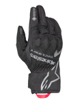 Alpinestars Crestone GORE-TEX Insulated Gloves, czarne motocyklowe rękawice turystyczne, wodoodporny i oddychający tekstylny wierzch, zintegrowana ochrona kostek, srebrne logo Alpinestars i współrzędne, czerwona pętla z taśmy