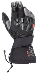 Alpinestars AMT-10 Drystar® XF Winter Gloves, zimowe rękawice motocyklowe, czarne i ciemnoszare, długi mankiet, wtryskiwana twarda ochrona kostek, harmonijkowe panele elastyczne na palcach, branding AMT z czerwonym logo gwiazdy, ściągacz mankietu ze sznurkiem