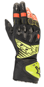 Rękawice Alpinestars GP Tech V2, motocyklowe rękawice wyścigowe, czarne z żółtymi fluorescencyjnymi i czerwonymi akcentami, twardy ochraniacz kostek, perforowany skórzany mankiet z logo DFS i harmonijkowe panele elastyczne dla optymalnej elastyczności.