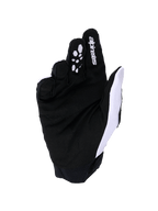 Alpinestars Full Bore V2 Gloves, rękawice motocrossowe, jasnoszare i czarne, widok od strony dłoni z wzmocnionym syntetycznym zamszem i silikonowym uchwytem na palcach, biała oddychająca siateczka po stronie kciuka oraz logo Alpinestars na palcu wskazującym.
