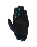 Alpinestars Chrome V2 Gloves, Dark Blue Hawaiian Ocean, widok od strony dłoni, czarna konstrukcja z syntetycznego zamszu z niebieskimi silikonowymi kropkami na palcach, oddychająca siatka na kciuku, regulowany mankiet z niebieskim logo Alpinestars