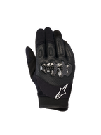 Rękawice Alpinestars Megawatt V2, rękawice do motocrossu i enduro, czarne, twardy ochraniacz kostek o wykończeniu imitującym włókno węglowe, perforowana skóra na wierzchu dłoni dla oddychalności, białe logo Alpinestars na mankiecie, trwała ochrona off-road
