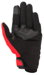 Alpinestars Honda Copper Glove, miejska rękawica motocyklowa, czarna z jaskrawoczerwonymi akcentami, widok dłoni przedstawiający syntetyczny zamsz, wzmocnienie na dłoni, opuszek palca kompatybilny z ekranem dotykowym i zapięcie na rzep