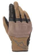Alpinestars Copper Gloves, miejskie rękawice motocyklowe, brązowe i czarne, oddychająca konstrukcja z siateczki mesh, teksturowany panel na kostkach, krótki mankiet z logo i napisem Alpinestars