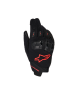 Rękawice Alpinestars SP X 1, motocyklowe rękawice wyścigowe, czarne z jaskrawoczerwonymi akcentami, czerwone logo na wierzchu dłoni, ergonomiczne czarne ochraniacze kostek, konstrukcja z siatki tekstylnej i krótki mankiet do jazdy sportowej