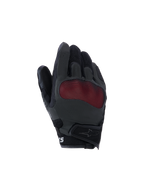 Alpinestars Mogress Airflow Gloves, rękawice motocyklowe, czarno-czerwone, widok wierzchu dłoni z czerwoną siatkową ochroną kostek, oddychające panele z siatki 3D, krótki mankiet z zapięciem na rzep, miejski styl jazdy