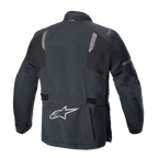 Kurtka Alpinestars ST-7 2L GORE-TEX, widok z tyłu, czarno-ciemnoszara, z odblaskowymi panelami na barkach, srebrnym logo gwiazdy Alpinestars na dole pleców i regulowanymi paskami w talii, odzież motocyklowa adventure touring