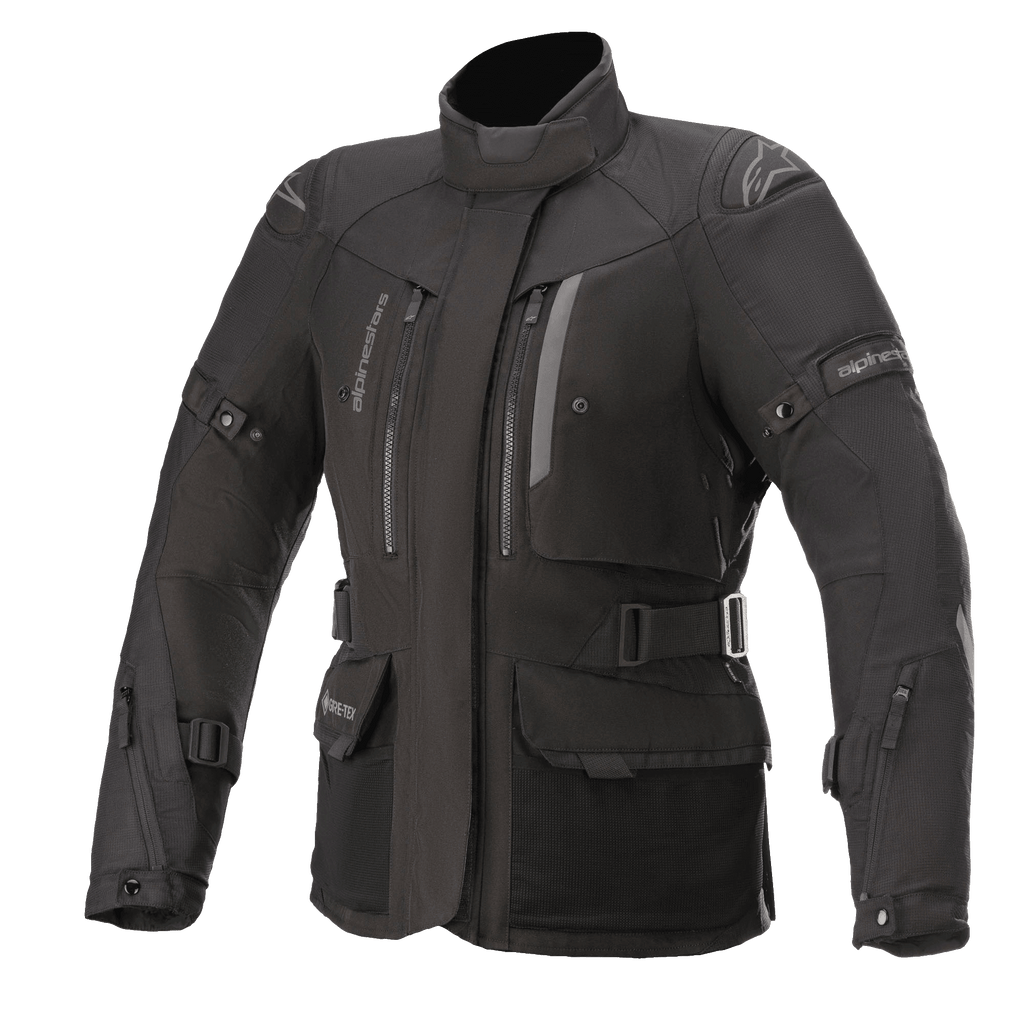 Alpinestars Women Stella Ketchum GORE-TEX Jacket, czarna motocyklowa kurtka turystyczna, wodoodporna i oddychająca konstrukcja tekstylna, wysoki kołnierz z otworami wentylacyjnymi na klatce piersiowej zapinanymi na zamek, regulowane paski w talii i na ramionach, wytrzymały materiał ze wzmocnioną ochroną ramion