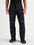 Alpinestars St-7 V2 2L Gore-Tex spodnie motocyklowe adventure męskie short, czarne, widok z przodu na modela w wodoodpornej odzieży z certyfikowaną ochroną CE
