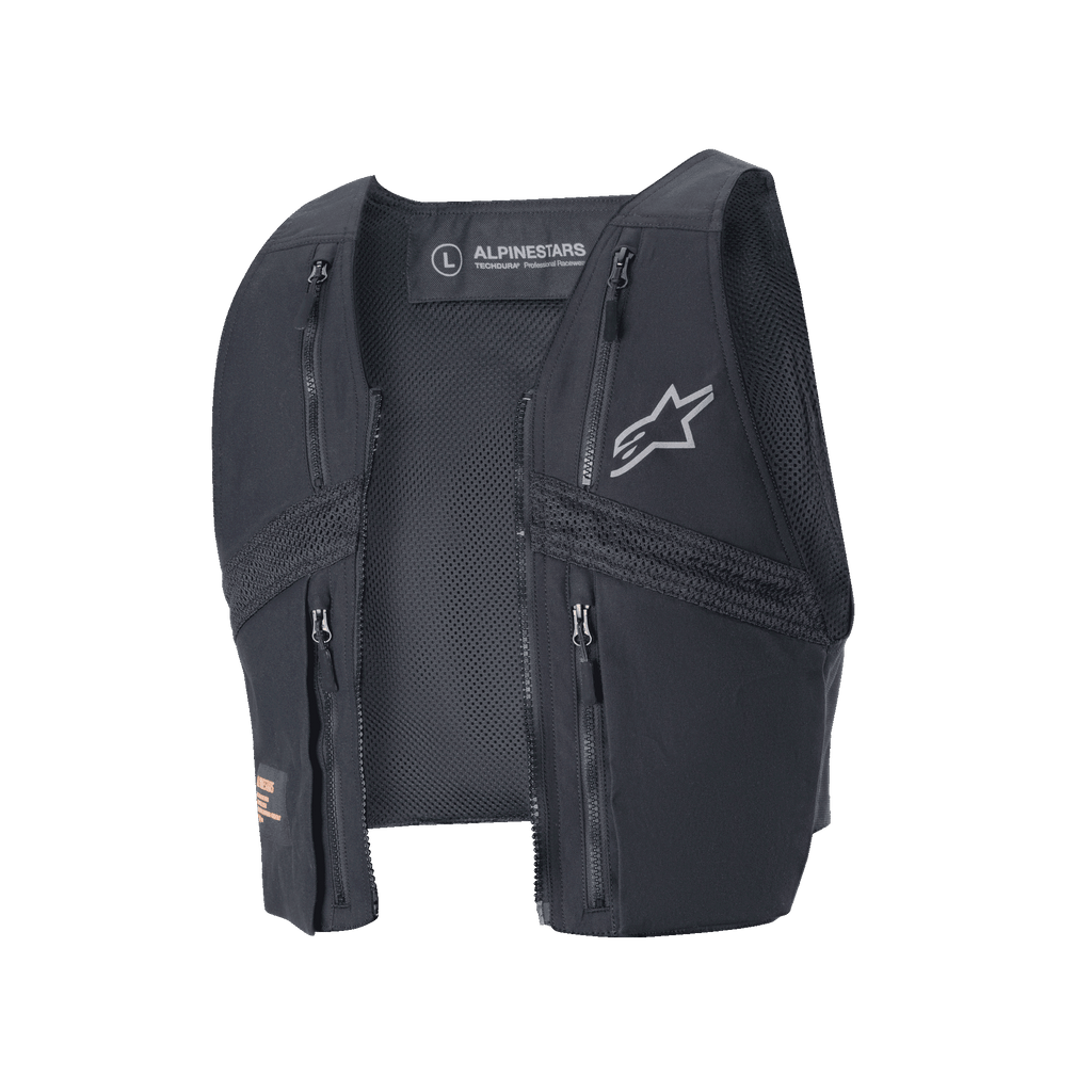 Alpinestars Techdura Tactical Vest, czarna kamizelka taktyczna enduro do kurtki Techdura, z czterema kieszeniami na klatce piersiowej zapinanymi na zamek, panelami z siatki dla lepszej wentylacji i szarym logo Alpinestars