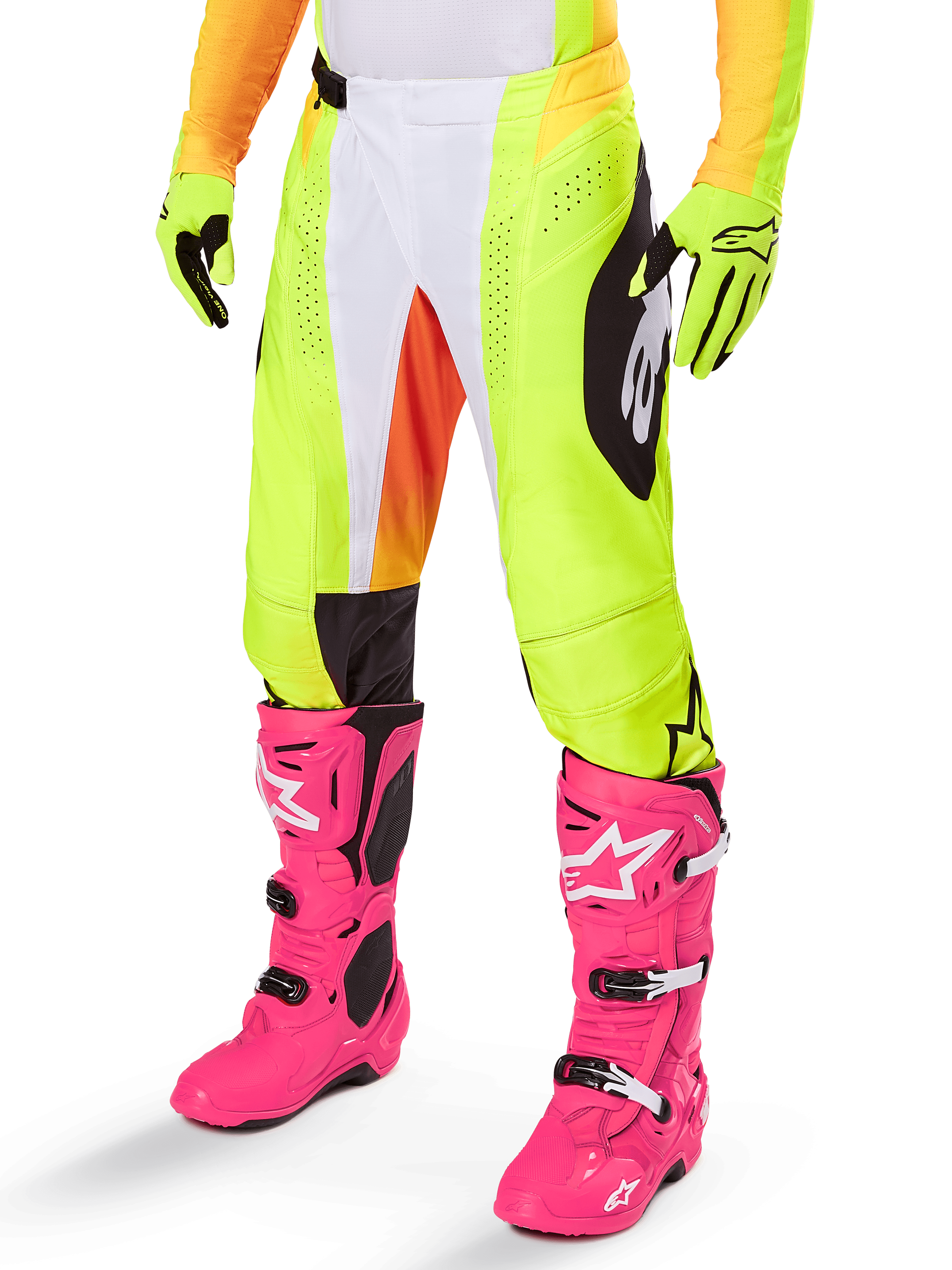 Spodnie Alpinestars Techstar Melt 2025, spodnie motocrossowe, neonowożółte z białymi i pomarańczowymi akcentami, czarne wzory po bokach, noszone z jaskraworóżowymi butami motocrossowymi i neonowożółtymi rękawicami, z perforowaną wentylacją, wytrzymały terenowy sprzęt wyścigowy