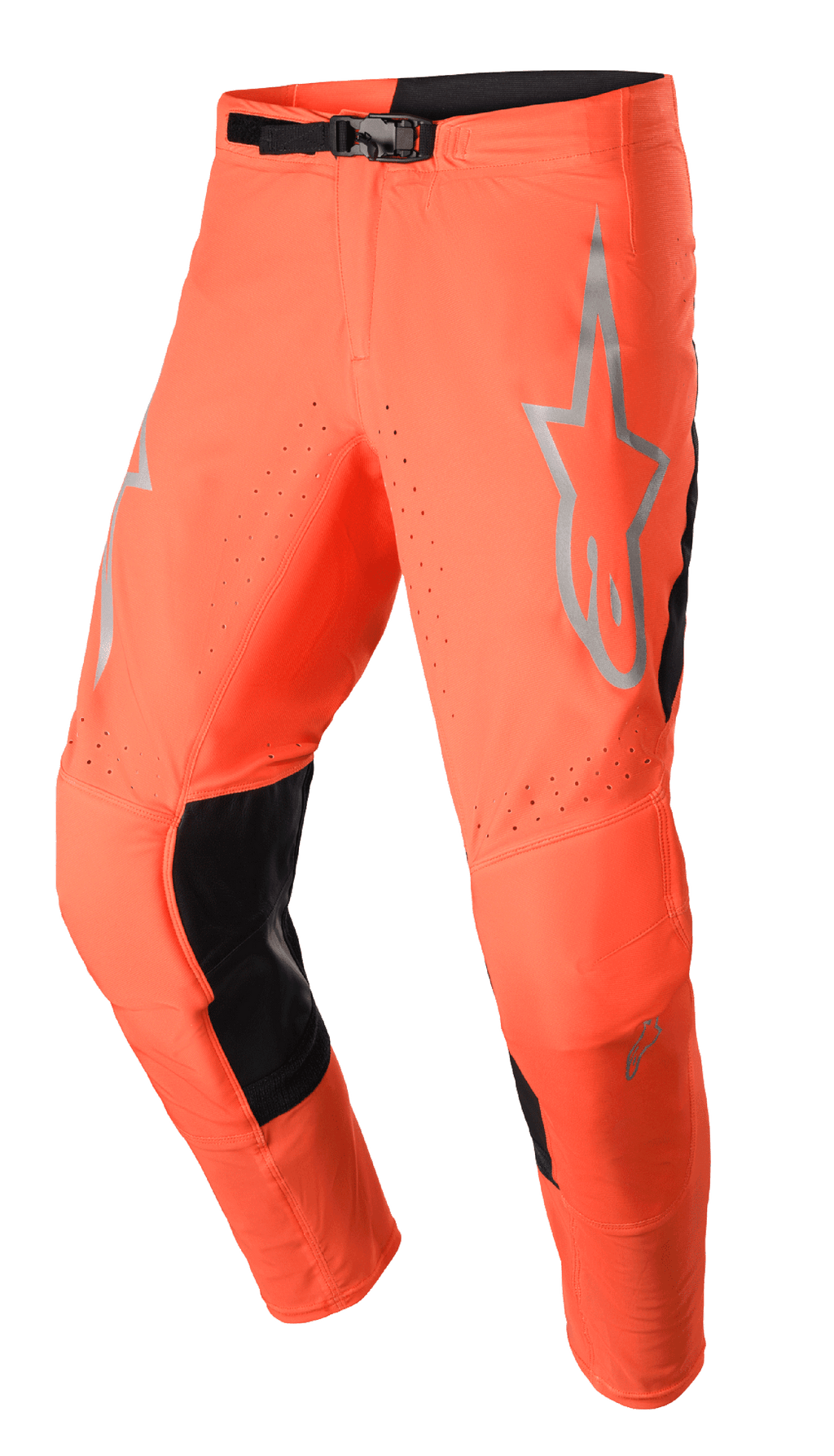 Alpinestars 2023 Supertech Risen Pants, spodnie motocrossowe, intensywny pomarańczowy i czarny, szare logo gwiazdy na udzie, regulowane zapięcie na klamrę, perforowane strefy wentylacyjne oraz wzmocnione czarne panele po wewnętrznej stronie nogawek.