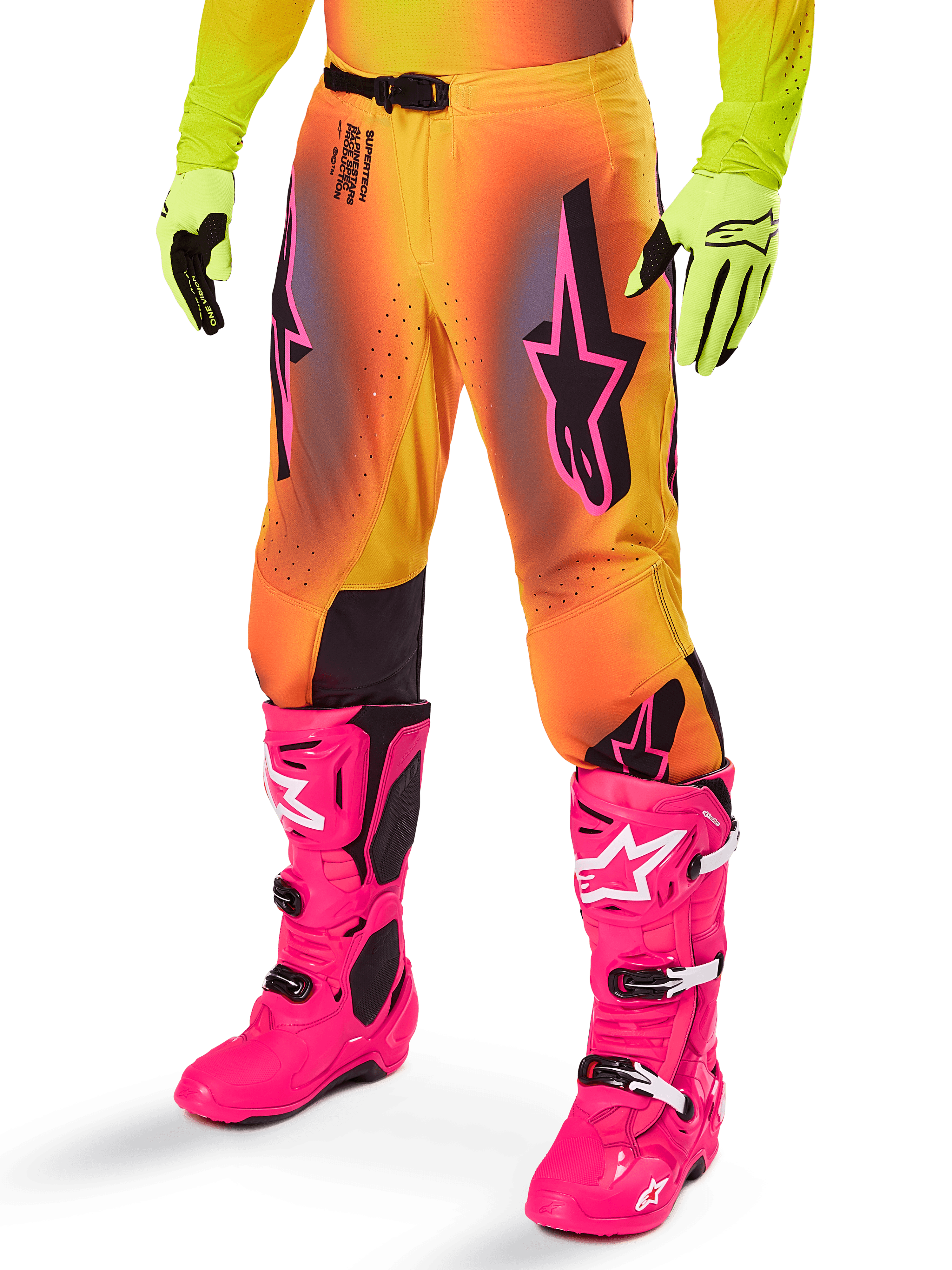 Alpinestars 2025 Supertech Lipan Gear Set, spodnie motocrossowe, żółto-pomarańczowy gradient z różowymi i fioletowymi akcentami, czarne logo Alpinestars na udach, żółte rękawice i jaskraworóżowe buty motocrossowe