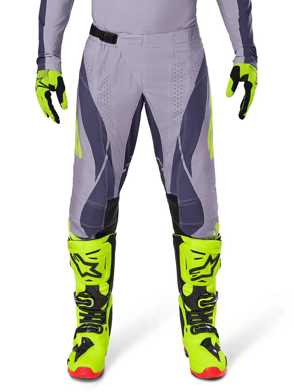 Alpinestars Techstar Dreem Pants 2025, spodnie motocrossowe, jasnoszare i ciemnoszare z neonowymi żółtymi akcentami, zestawione z neonowymi żółtymi butami i rękawicami, laserowo wycinana wentylacja, czarne klamry, czerwone podeszwy butów, profesjonalny sprzęt motocrossowy